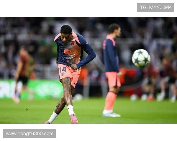 拉什福德欧冠双响成巴萨焦点本赛季5球6助全面爆发